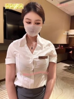 曼妃小雨女神新作！保时捷明星销售的道歉 完结版！OL制服黑丝长美腿，罕见露脸 又美又骚，无情3P内射 截图4