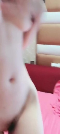 ️OL女神 ️下了班就是你的 甜蜜女友，OL制服下的秘密，手指拨动蜜乳 非常诱惑，扣穴吃奶自慰 20V完整版 无水印！ 截图12