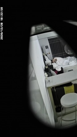 连锁酒店偷拍年轻情侣开房打炮 年轻人真会玩 女仆装 流鼻血走一波 男朋友好多天没干了 第一炮很快就缴枪 还有第二炮 截图11