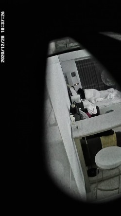 连锁酒店偷拍年轻情侣开房打炮 年轻人真会玩 女仆装 流鼻血走一波 男朋友好多天没干了 第一炮很快就缴枪 还有第二炮 截图13