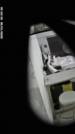 连锁酒店偷拍年轻情侣开房打炮 年轻人真会玩 女仆装 流鼻血走一波 男朋友好多天没干了 第一炮很快就缴枪 还有第二炮 截图15