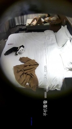 酒店高清偷拍 ️既淫荡又炸裂的女仆装小情侣自制小电影要给男友爆菊 截图3