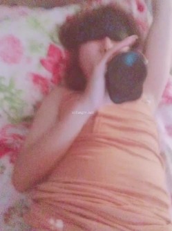 对话粗口淫荡，鬼哭神嚎尖叫不停，很能叫的淫荡母狗肥臀眼镜御姐YH2168私拍，绿帽癖男友找坚挺变态男3P爆肏 截图9