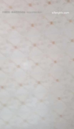 ️强烈推荐 ️ 真实公媳大战，婆婆一出去，公公就和媳妇搞上了，吃鸡舔逼，尿嘴里+无套内射 (3) 截图1
