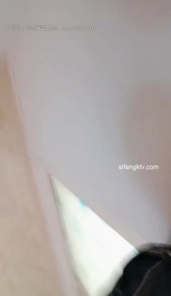 ️强烈推荐 ️ 真实公媳大战，婆婆一出去，公公就和媳妇搞上了，吃鸡舔逼，尿嘴里+无套内射 (3) 截图9