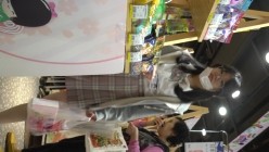 YH05外纯内骚制服jk小姐姐极品性感开裆黑丝！ 截图2