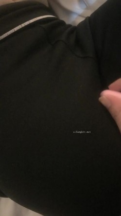 核弹！极品骚娘们【冷艳小妈】道具自慰~骚的很！西装黑丝，知性丽人，赞 截图7