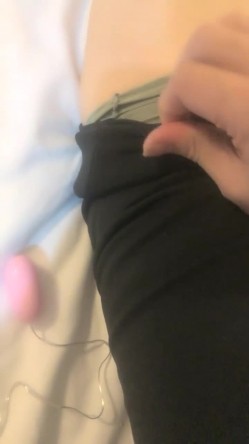 核弹！极品骚娘们【冷艳小妈】道具自慰~骚的很！西装黑丝，知性丽人，赞 截图8