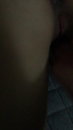 云盘高质露脸泄密，旅游社高颜值拜金气质美女导游甘愿做金主小三，各种日常性爱自拍，无套内射 截图1