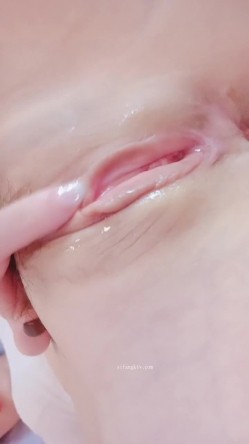 场不景气 私教英语下海 小语儿 不是冰冻的 是刚捞起来的 所以咱家鲍鱼特别新鲜 还是处女 全网数一数二的美洞！ 截图2