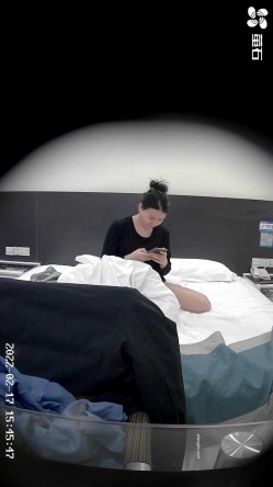 最新解密萤石云酒店新台近景高清偷拍大学生情侣开学前抓紧时间约炮 截图10