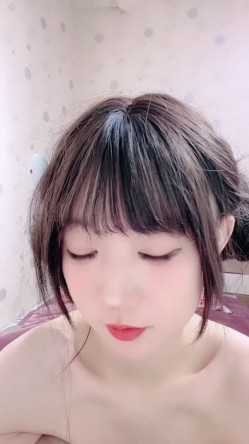 全网最美童颜校花【邪恶双马尾】黄播尺度大开~全裸自慰 截图6