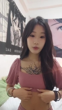 极品尤物美少女！漂亮纹身外表甜美！穿上黑丝大尺度自慰，假吊抽插紧致骚穴，低低呻吟，让人欲罢不能 截图2