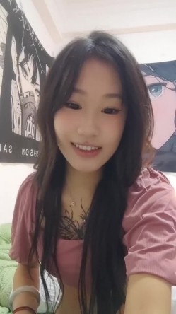 极品尤物美少女！漂亮纹身外表甜美！穿上黑丝大尺度自慰，假吊抽插紧致骚穴，低低呻吟，让人欲罢不能 截图4