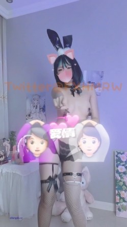 推特极品福利姬，可甜可盐女神【小仙云】最新9月新番，各种情趣制服裸舞渐变，道具紫薇，满满撸点 截图4