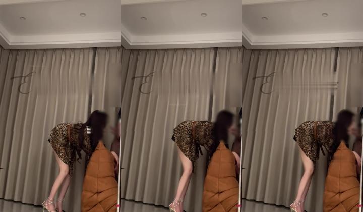穷人女神富人母狗，超高颜值极品空姐【林绾绾】门槛1888福利，啪啪调教深喉毒龙脚踩骚穴，母狗属性拉满了