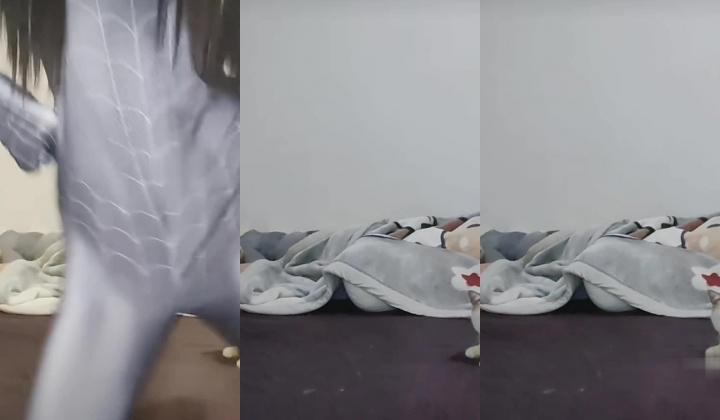 出道即巅峰新人露脸推特顶B王，人瘦奶大小魔女【蒂米】定制私拍，裸舞顶胯，道具紫薇无套啪啪内射