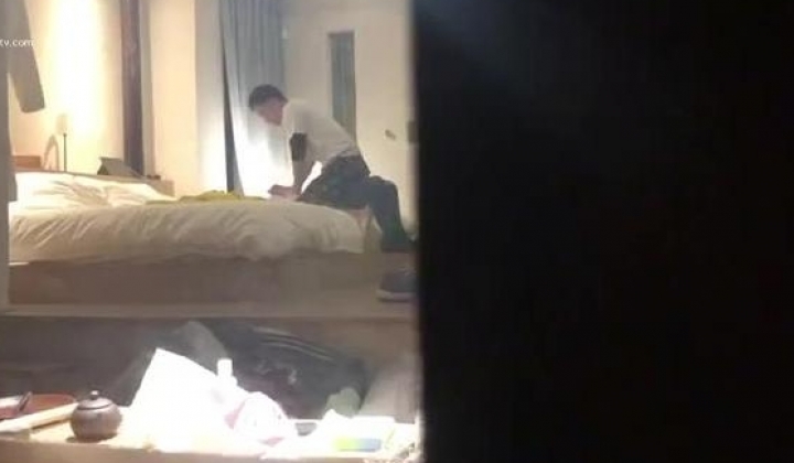 【猎奇资源 ️真实浅入旅馆】尾随跟踪翻偷拍情侣啪啪做爱叫床声甄选 两小时超刺激 叫的撕心裂肺 荡气迴肠