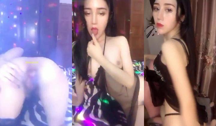 女神 车模类型女神 [憋出] 收费直播 勾引舞曲 露奶 露逼