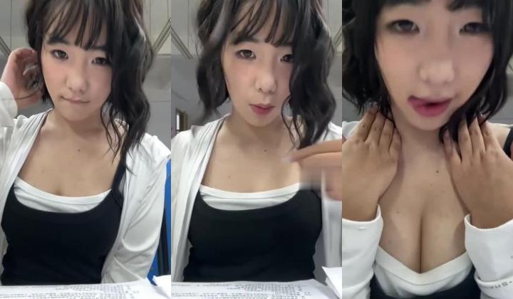 ️极品反差甜妹【lucy2027】表情非常可爱的学生妹趁着没人在教室和厕所自慰
