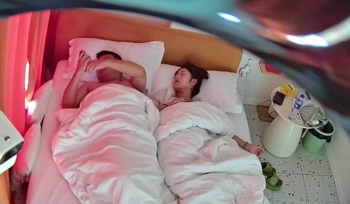 安防酒店高清偷拍 绝美气质颜值少妇和领导幽会偷情被操到披头散发无套内射