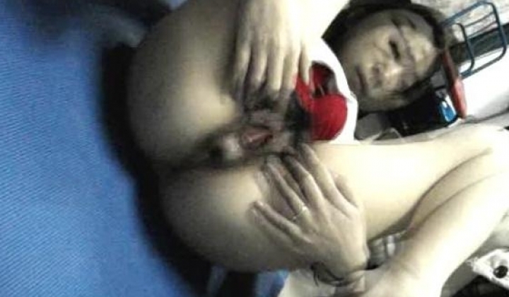 华东理工【洪益娟】特辑，华东理工寂寞女生宿舍自拍AV秀逼，M腿扒穴诱惑学长老师！