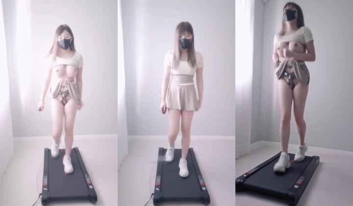 大奶肥臀少女福利姬【小小Q】羞耻露出，穿着贞操裤在跑步机上运动