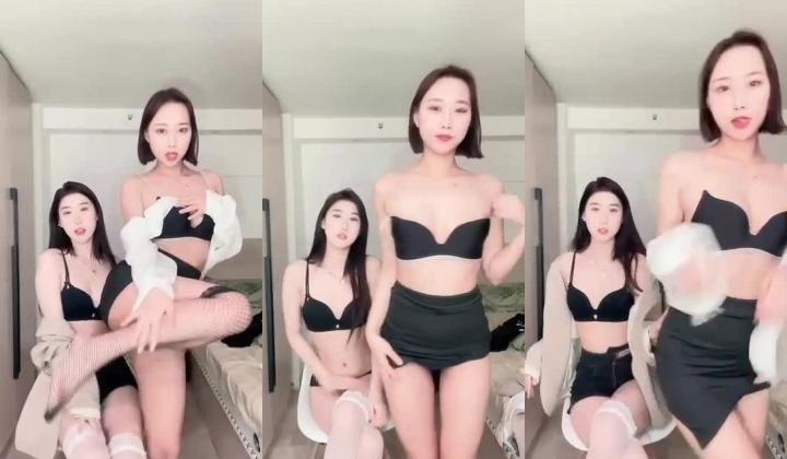 花椒颜值靓女【饭饭】跟闺蜜一起整活裸舞，双女脱衣舞，身材超级好，激情自慰