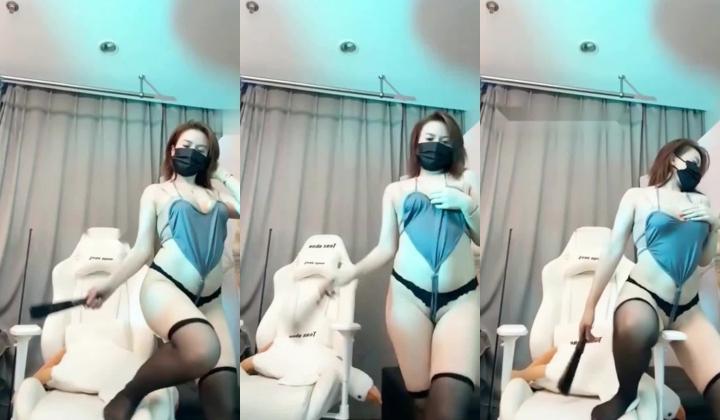 抖音颜值御姐【兰宝】双女掰逼诱惑，道具自慰，淫语调教，熟女控不可错过
