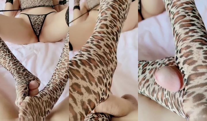 【绝版资源】超高气质华人腿模「女神丝丝」「sexy.coco」OF私拍 黑丝美腿蜂腰