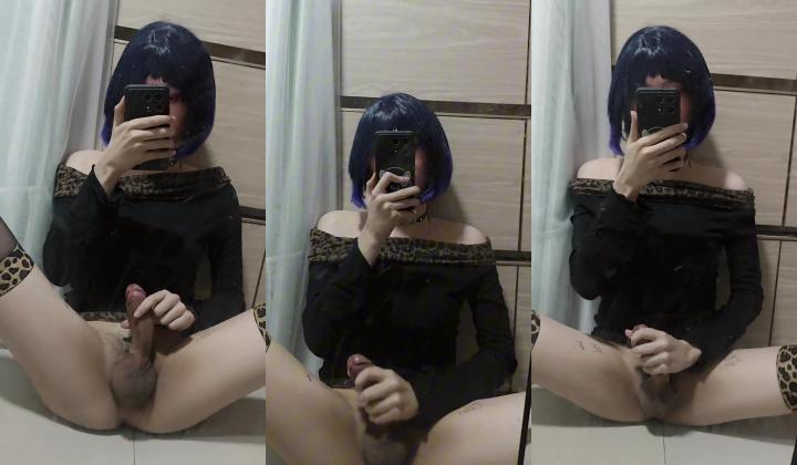 巨型男娘【teroiroi】 直播黑化浓妆 蕾丝兔耳性感 拉丝冷酷小眼神蔑视一切 公狗不服来干 另有各种插入自慰更精彩