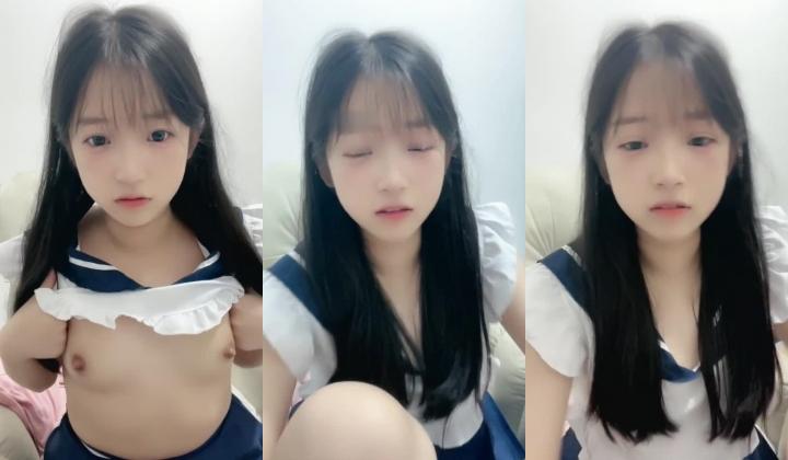 清纯漂亮邻家小妹，初恋的感觉【呆呆小猫】下海福利，扣穴自慰敏感型，很有撸点