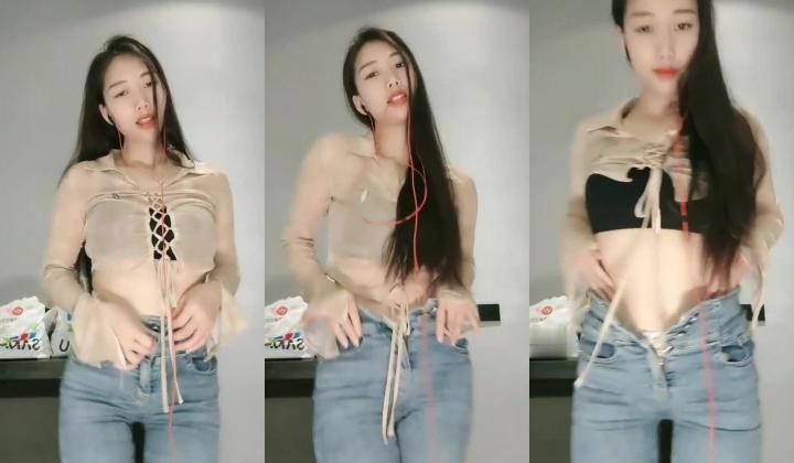 九头身极品御姐【酥软软】下海双人啪啪插B喷水后入插进去浪叫震天