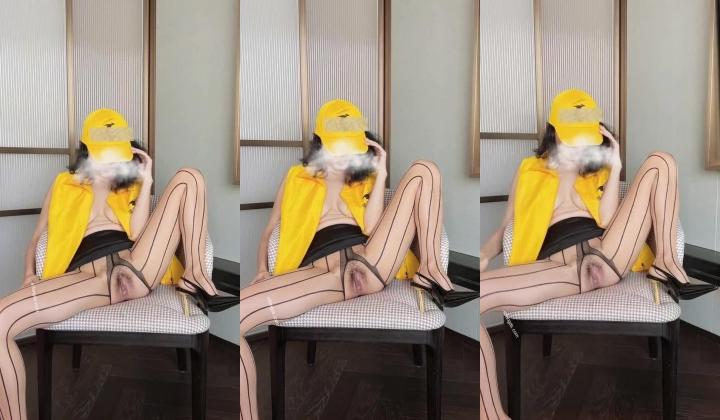 江苏90后夫妻烧婊子，【静香阿姨_缇娜小姐】付费福利，极品白富美，淫妻小少妇