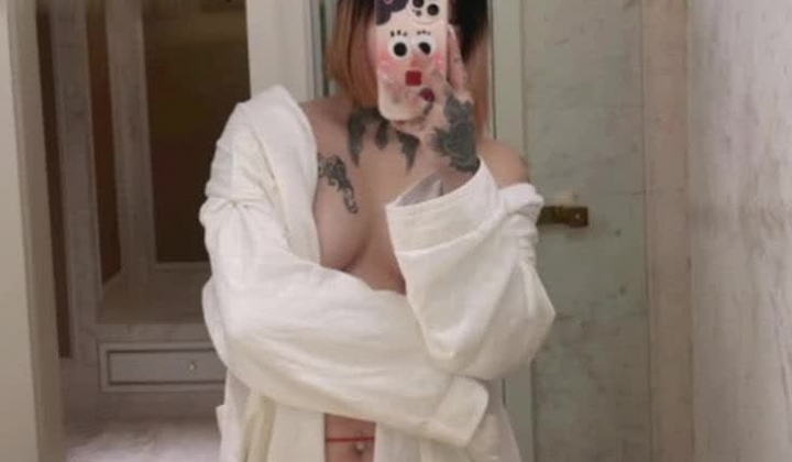 极品淫妻，【是你的琪宝贝呀】多P，给老婆找两个黑人，狂草才能满足，淫妇嗷嗷叫