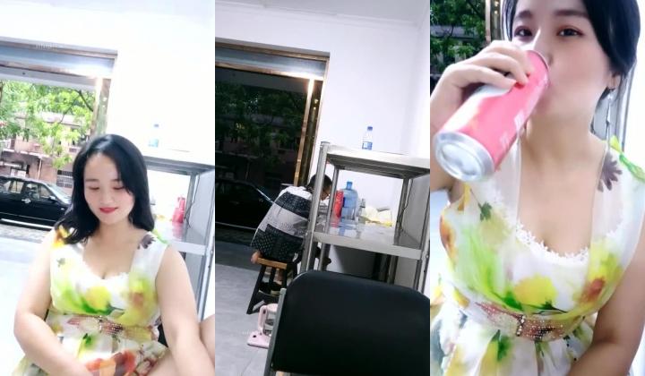 山东超市的老板娘，【北冥有鱼】，带表妹初下海，店里还有人，就要露奶子，约情人来啪啪，这骚娘们真带劲