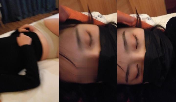 跟女友分手前最后一次见面给她下药玩