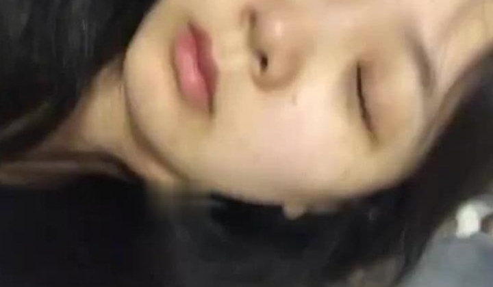 《硬核重磅 福利分享》付费私密电报群内部共享福利 各种露脸反差婊口技足交啪啪调教淫荡至极认真吃J