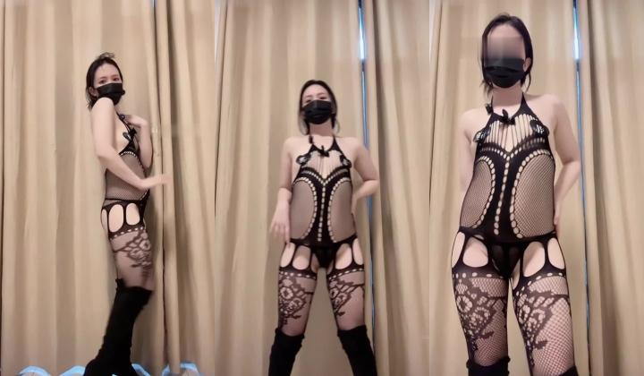 【舞艺吧 火力新团】高颜美女『笑笑』极度诱惑热舞 高速动感顶胯露毛穴