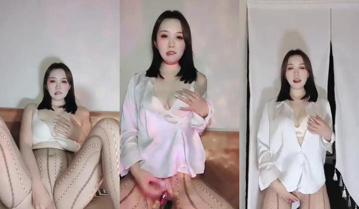 ️白皙无毛蜜桃臀，气质美少妇【兔宝一字马】新人下海，直接开大，道具自慰一字马，满满撸点