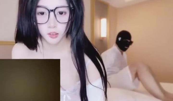 ️极品骚女神【honeywanning】淫语发骚 线下侍奉金主