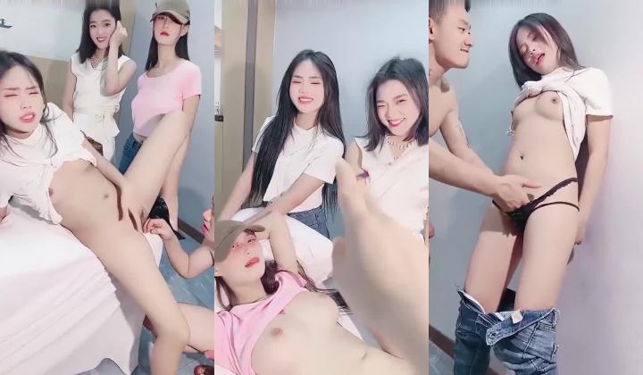 劲爆直播群交「冬阴功」对白刺激炸裂！帽子妹妹首次被肛交，喷水，吞精，人美逼遭罪，粉丝就要看他一个人