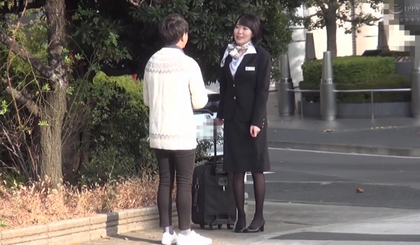 DVDMS-638 一般男女モニタリングAV×マジックミラー便コラボ企画 大手航空会社勤務の美脚キャビンアテンダントが初めての黒パンスト履きっぱなしイキ潮体験！ 2 フライト帰りのムレた黒パンストに濡れシミができるほど手マンされ連続イキ漏らししたCAオマ○コにデカチン挿入で生中出…