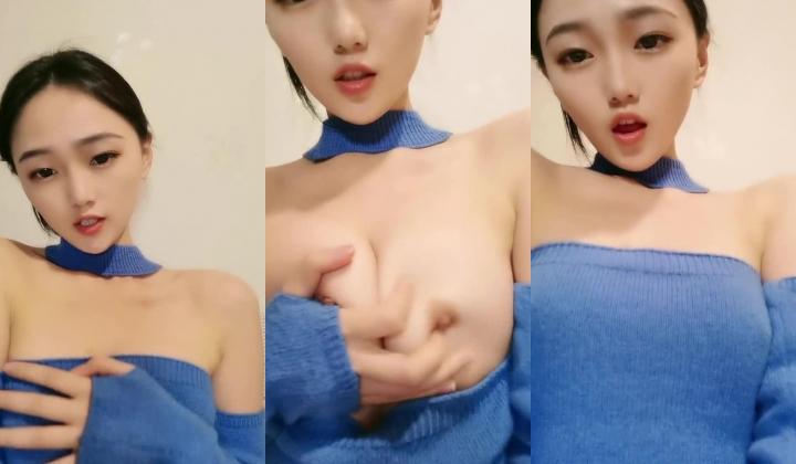 露脸新人妹子双手搓胸，挤挤奶子特写蝴蝶逼，不停的按摩阴蒂小小粉蝴蝶