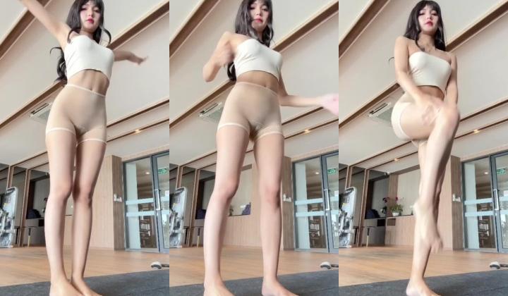 泰国反差露脸长腿巨尻少女「Ketoo Ka」OF私拍，各种户外露出，肛门自慰，户外骚逼超远喷水