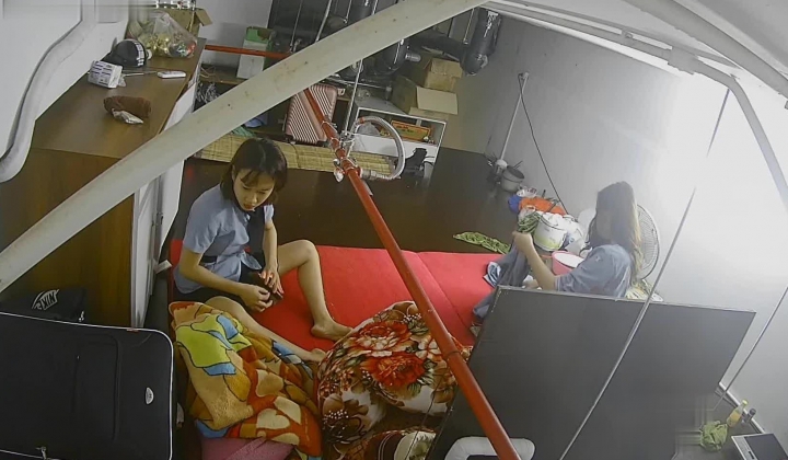 【极品稀缺 ️破解摄像头】极品服务员宿舍日常 ️小姐姐年轻美乳好坚挺 穿搭职业装制服很有气质 距离超近 高清1080P版