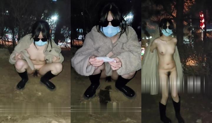 露出界天花板满级狂人！身材苗条性感网红【兔兔】私拍，学校公园商场各种场所人前露出翻屁眼露逼紫薇喷水