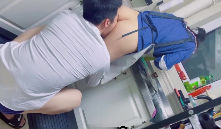《极品反差骚妻泄密》推特S级身材美艳翘臀女神【小可爱】不雅私拍~旅游露出性爱野战公共场所啪啪各个地