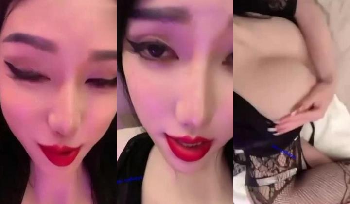 你的女神有钱人的母狗！极品巨乳，外围绿茶婊【顾灵曦】吃金主肉棒被金主肏，非常母狗
