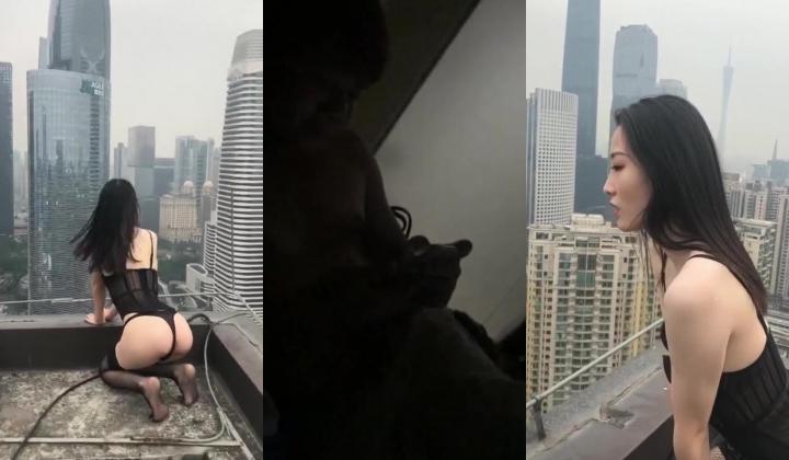 颠覆你认知喜欢刺激的高颜值模特美女高层性感露出高速开车俯身口交夜晚人行天桥啪啪 雨天路边车震